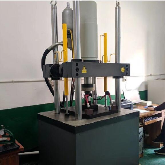 1678328721998012.jpg 高鐵減震橡膠墊板疲勞試驗(yàn)機(jī).jpg